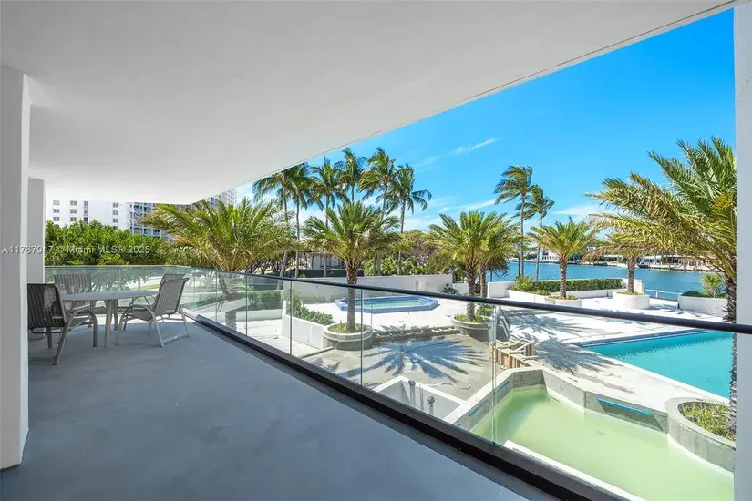 Stylish & Sunlit Miami Beach Condo | Perfect Location 3 bed 3 bathroom