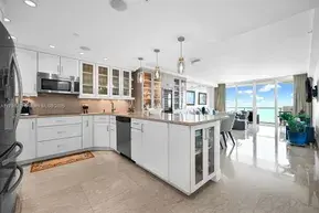 Stylish & Sunlit Miami Beach Condo | Perfect Location 3 bed 3 bathroom